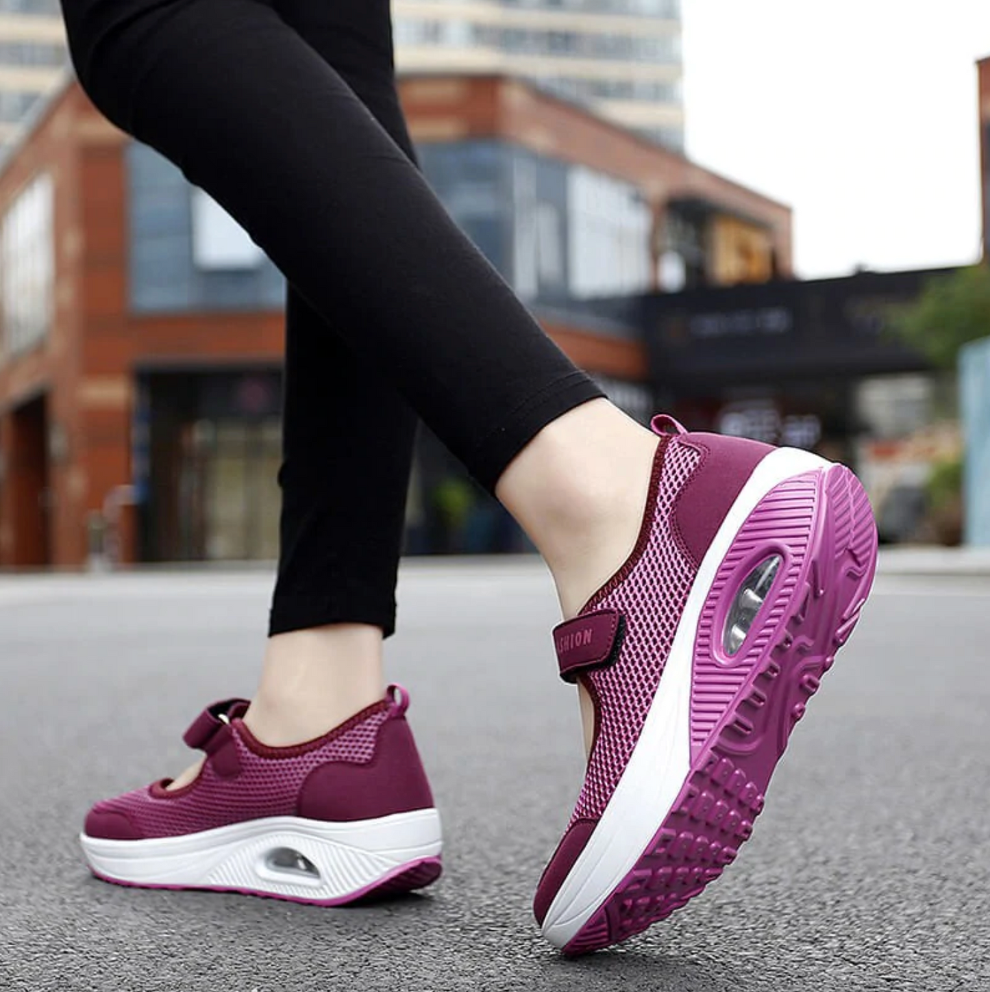 Women's stretchable breathable lightweight walking shoes