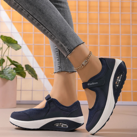 Women's stretchable breathable lightweight walking shoes