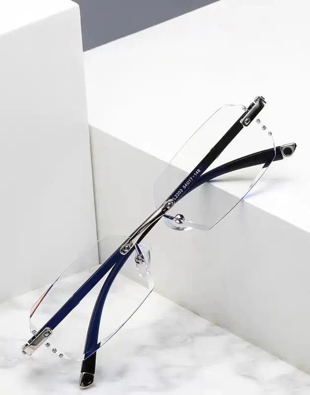 Anti-Blue Light Presbyopia Glasses，Unisex，Lightweight, Comfortable Fit,，Auto Zoom,，for Reading, Computer or TV